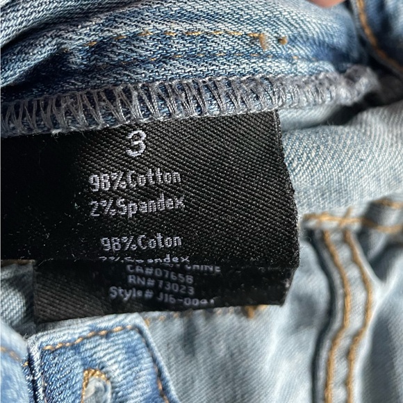 Revamped denim with floral embroidery - Picture 3 of 5